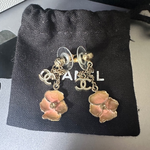 Chanel earring - Picture 2 of 3